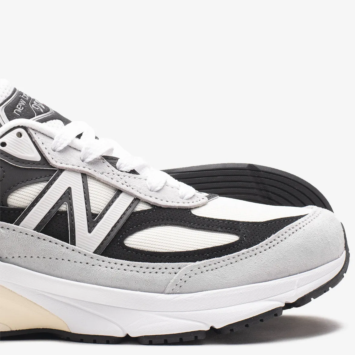 MADE IN USA 990V6 "GREY / BLACK" sold by Lapstone & Hammer product image thumbnail 4