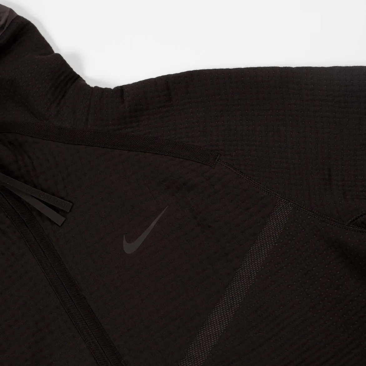 NSW TECH PACK WINDRUNNER - BLACK / ANTHRACITE sold by Lapstone & Hammer product image thumbnail 3