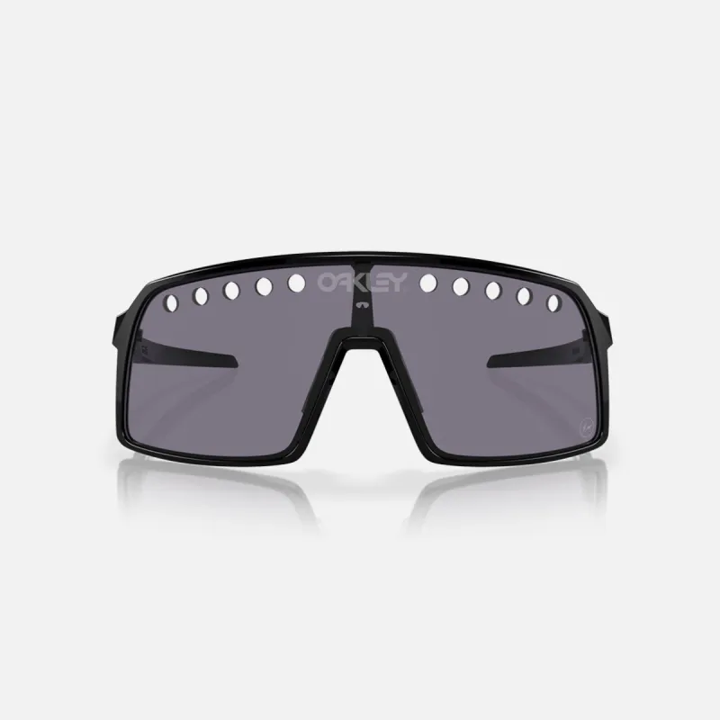 FRAGMENT X OAKLEY SUTRO VENTED - POLISHED BLACK / PRIZM GREY made by Lapstone & Hammer