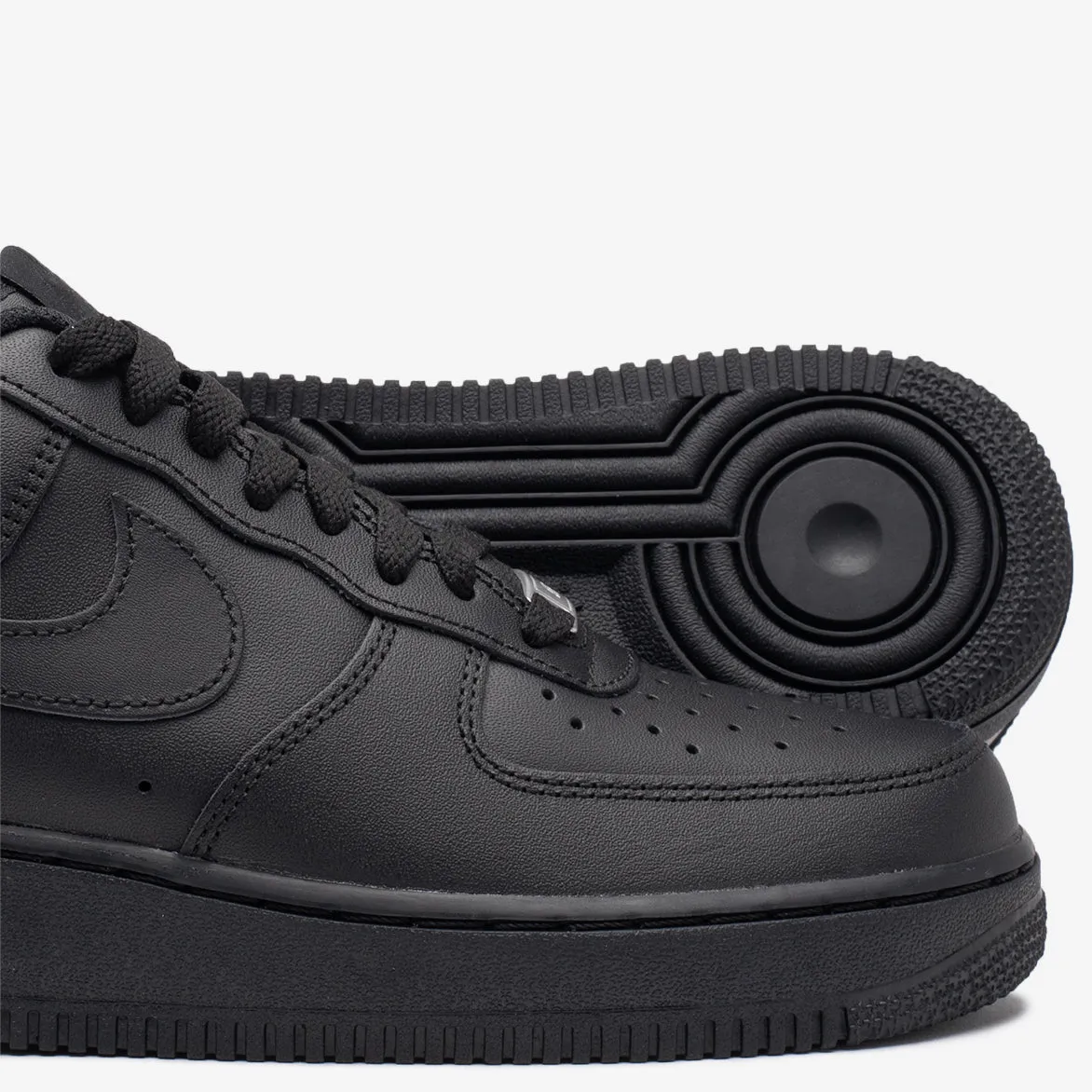 AIR FORCE 1 LOW '07 - BLACK/BLACK sold by Lapstone & Hammer product image thumbnail 4