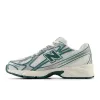 740 - WHITE / MARSH GREEN sold by Lapstone & Hammer
