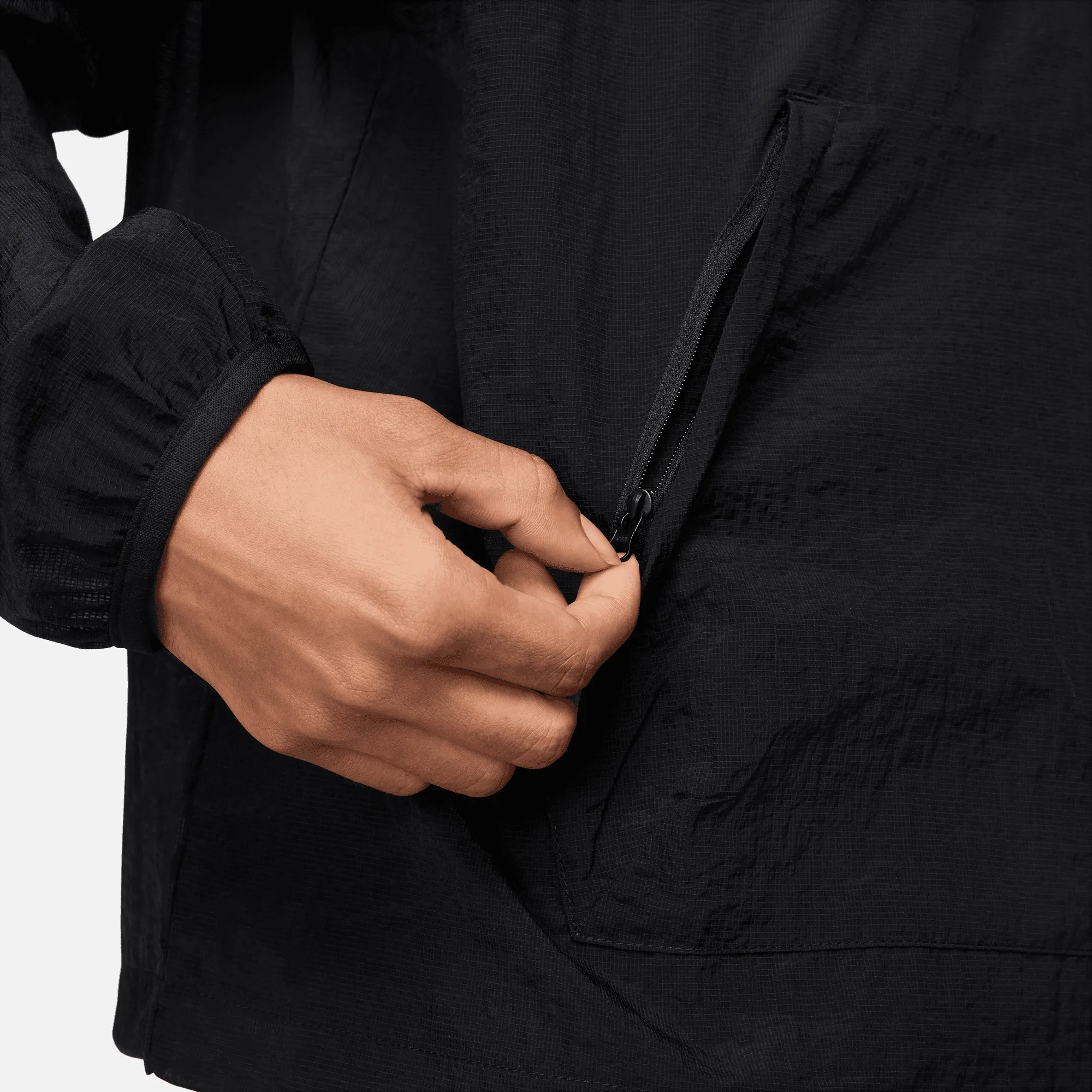 TECH PACK MEN'S WOVEN PULLOVER - BLACK sold by Lapstone & Hammer product image thumbnail 4