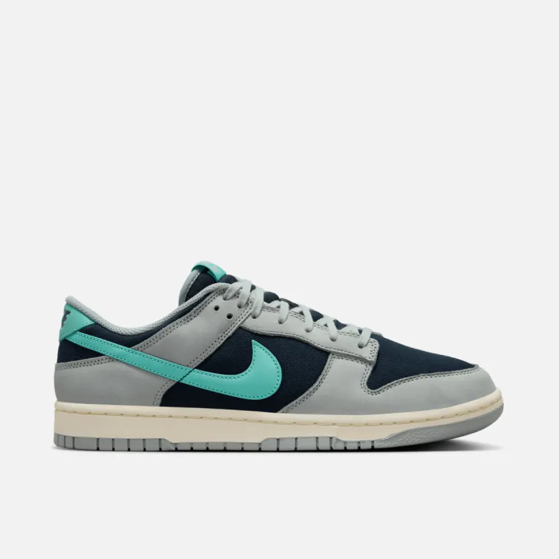 DUNK LOW RETRO PRM "GREEN FROST" sold by Lapstone & Hammer