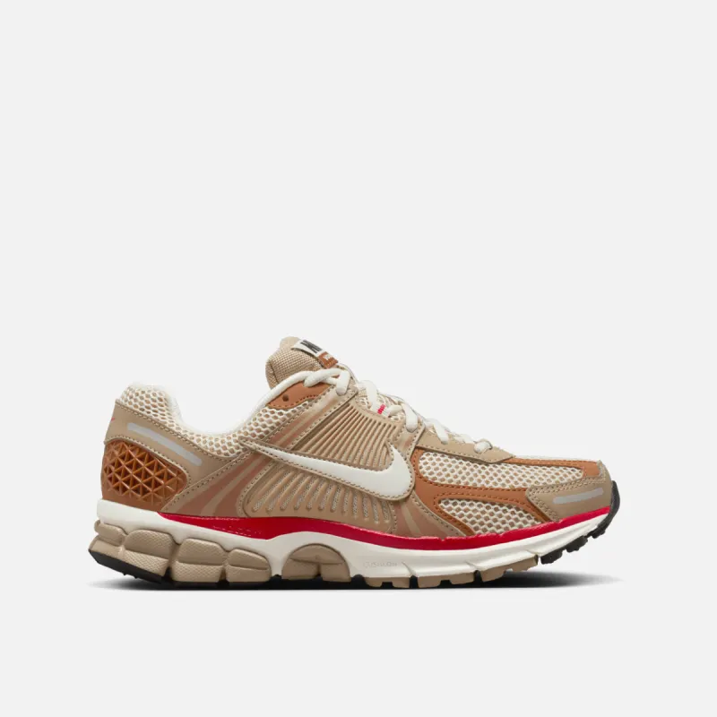 WMNS ZOOM VOMERO 5 - KHAKI / FIRE RED sold by Lapstone & Hammer