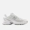 740 - WHITE / SILVER METALLIC sold by Lapstone & Hammer
