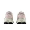 9060 - ROSE SUGAR / ANGORA sold by Lapstone & Hammer