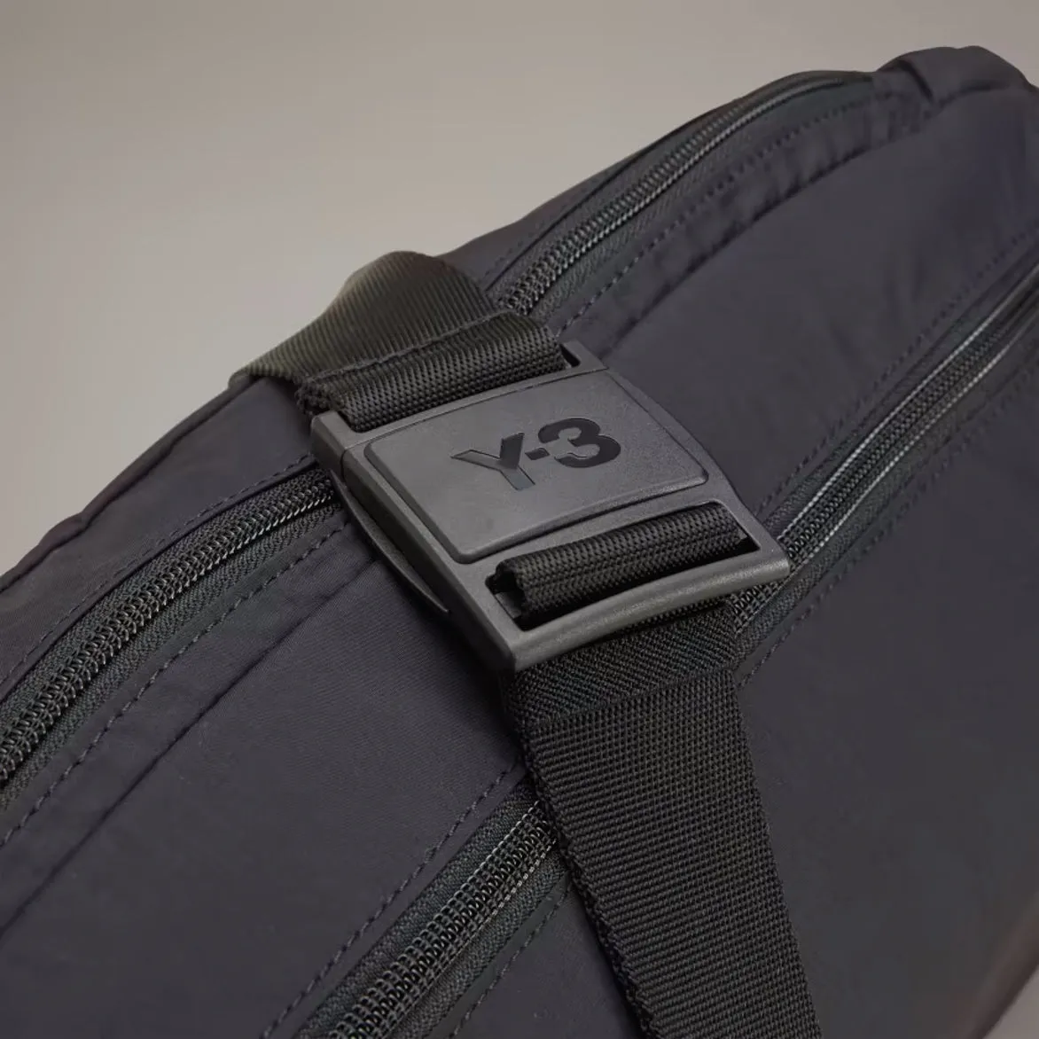 CROSSBODY SLING BAG - BLACK sold by Lapstone & Hammer product image thumbnail 5