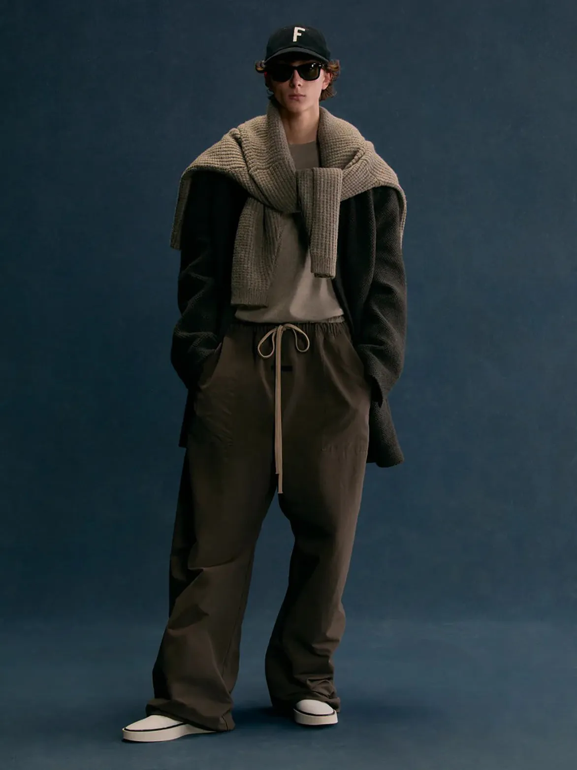 ESSENTIALS TEXTURED NYLON UTILITY PANT - BROWN sold by Lapstone & Hammer product image thumbnail 3