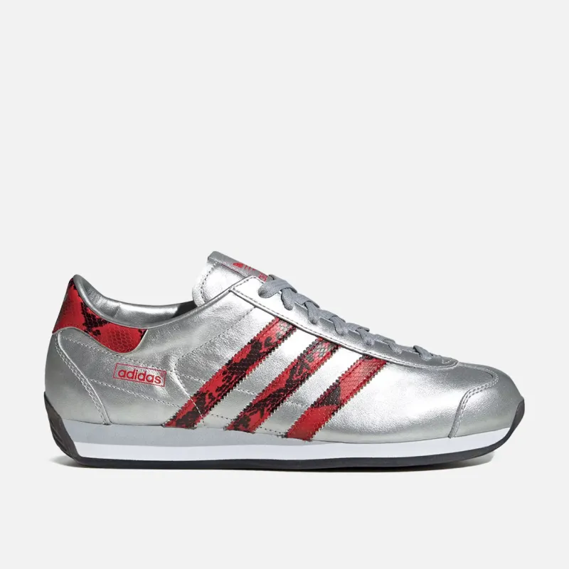COUNTRY JAPAN - SILVER METALLIC / CORE BLACK made by Adidas