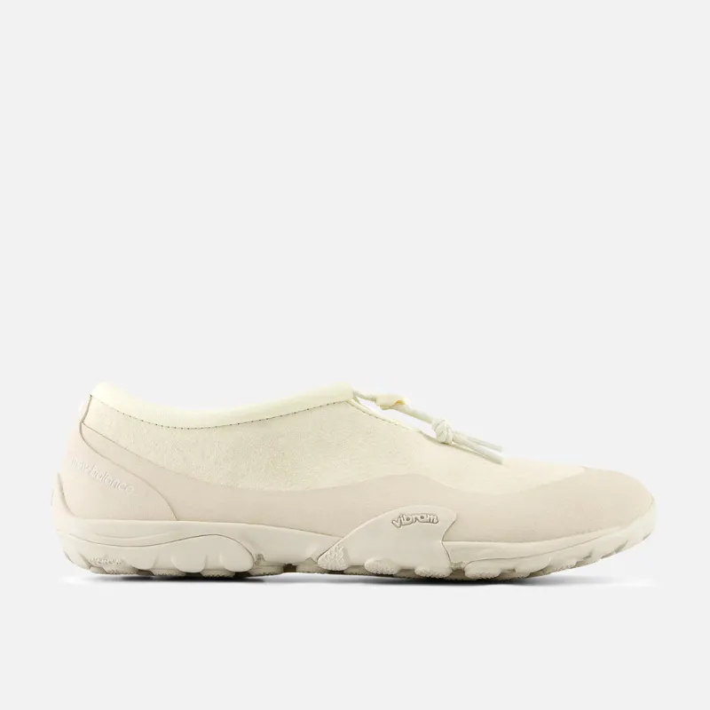 NB X TOKYO DESIGN STUDIO MT10T V1 "ANGORA / MOONBEAM" made by New Balance