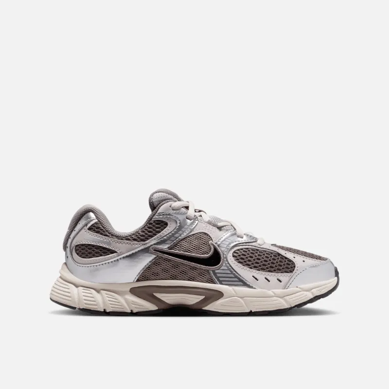 V5 RNR (GS) - CAVE STONE / BLACK / COLLEGE GREY sold by Lapstone & Hammer