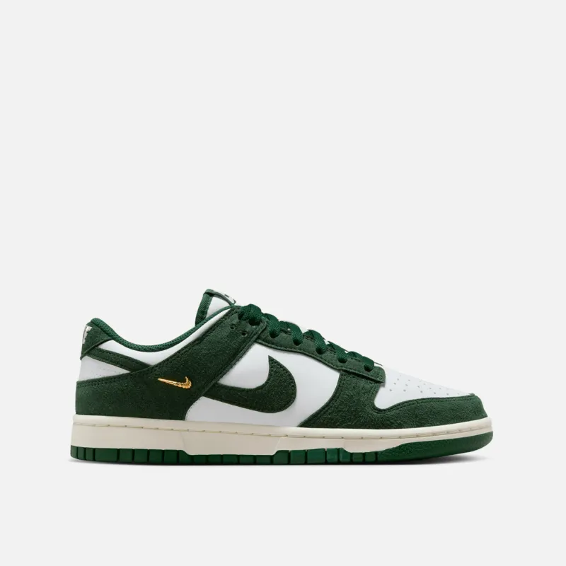 WMNS DUNK LOW "GORGE GREEN" sold by Lapstone & Hammer
