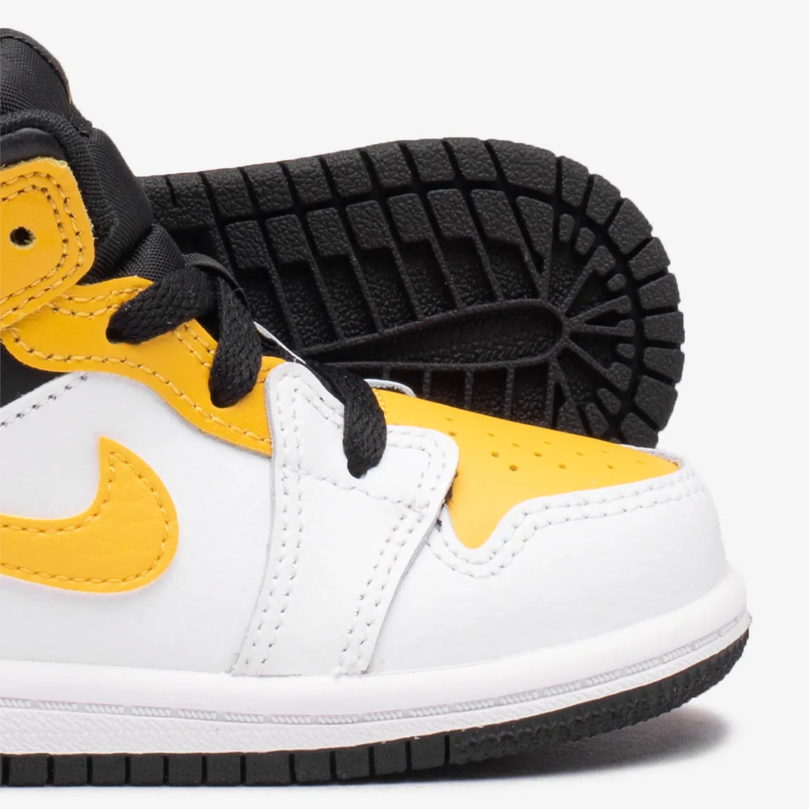 AIR JORDAN 1 MID (TD) - UNIVERSITY GOLD sold by Lapstone & Hammer product image thumbnail 4