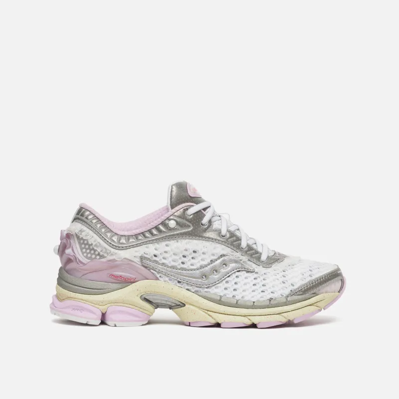 METAGIRL X SAUCONY PROGRID PARAMOUNT "DAUGHTER OF THE MOON" made by Saucony