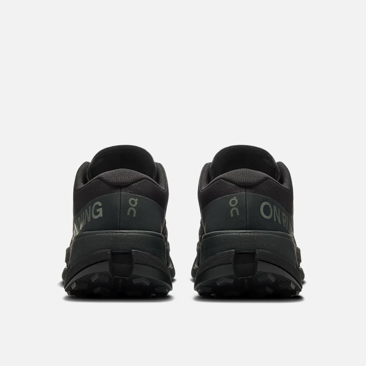 CLOUDULTRA 3 - BLACK / BLACK sold by Lapstone & Hammer product image thumbnail 4