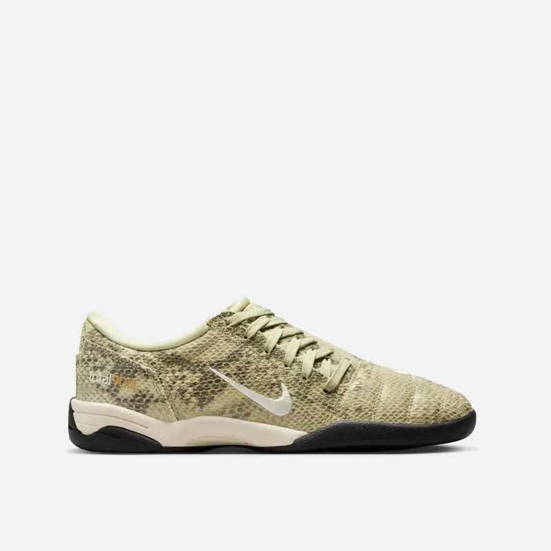 WMNS TOTAL 90 SE - OLIVE AURA / PALE IVORY made by Nike
