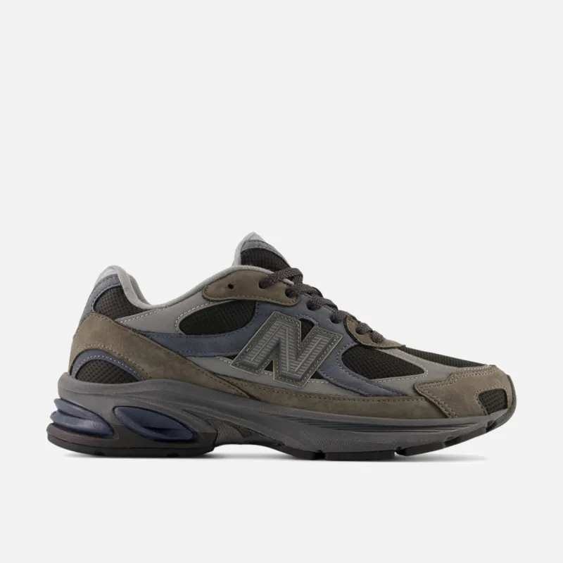 ABZORB 2010 - TORNADO / FADED BLACK / DARK SILVER METALLIC made by New Balance