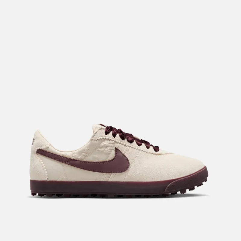 WMNS ASTROGRABBER LTHR SE - CREAM / BURGUNDY CRUSH made by Nike