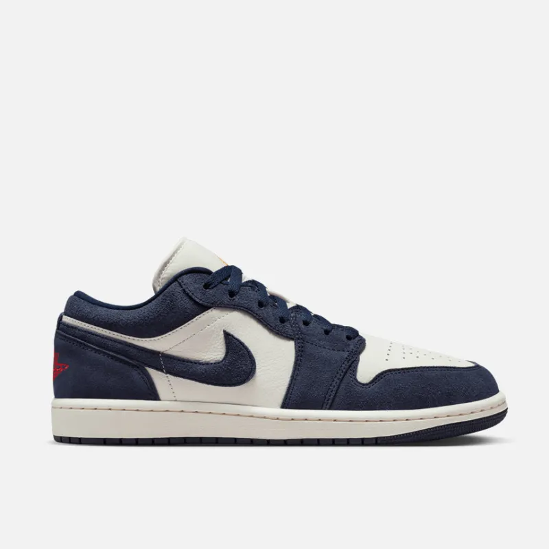 AIR JORDAN 1 LOW SE - OBSIDIAN / UNIVERSITY GOLD made by Jordan