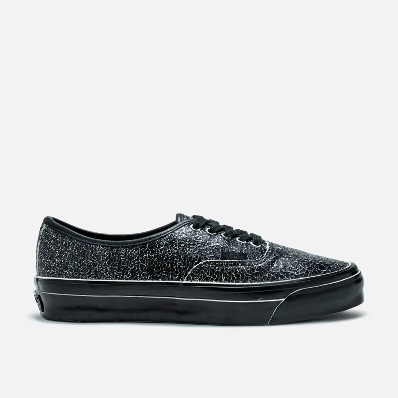 LX AUTHENTIC 44 "OVERPAINT" - BLACK made by Vans