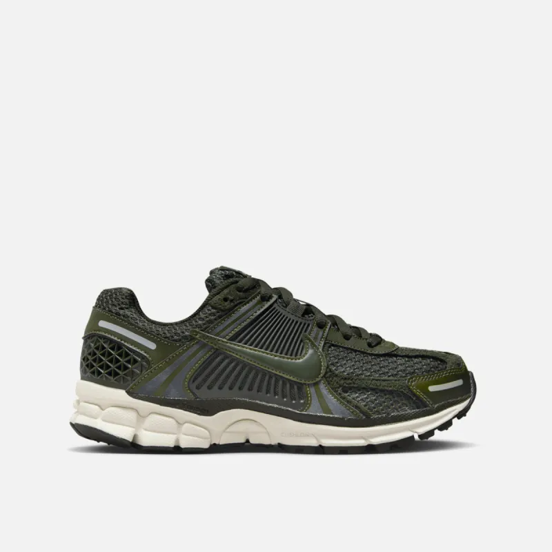 WMNS ZOOM VOMERO 5 "CARGO KHAKI" sold by Lapstone & Hammer