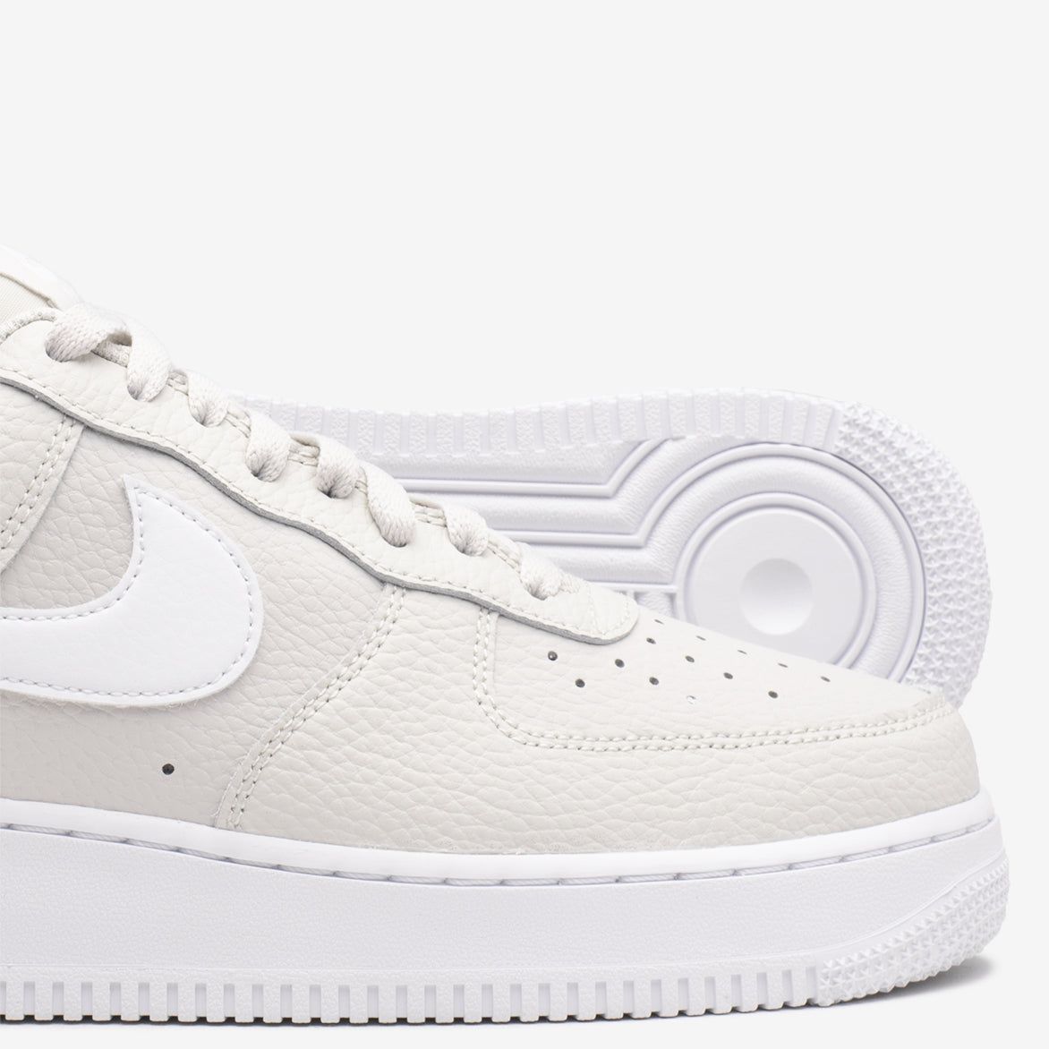 AIR FORCE 1 `07 - LIGHT BONE / WHITE sold by Lapstone & Hammer product image thumbnail 4