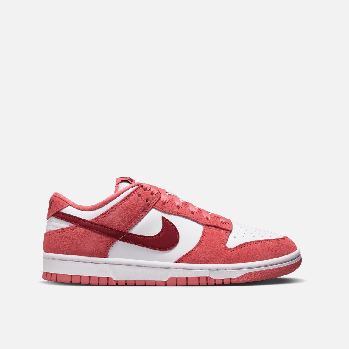 WMNS DUNK LOW "VALENTINE'S DAY" sold by Lapstone & Hammer