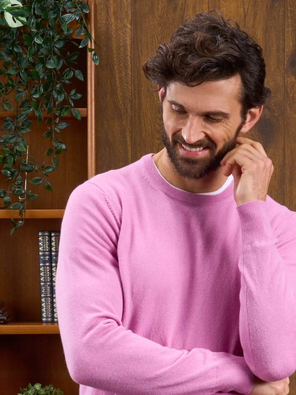 Men's Geelong Lambswool Crew Neck Jumper In Pink Haze - Regular Fit sold by Alan Paine product image thumbnail 4