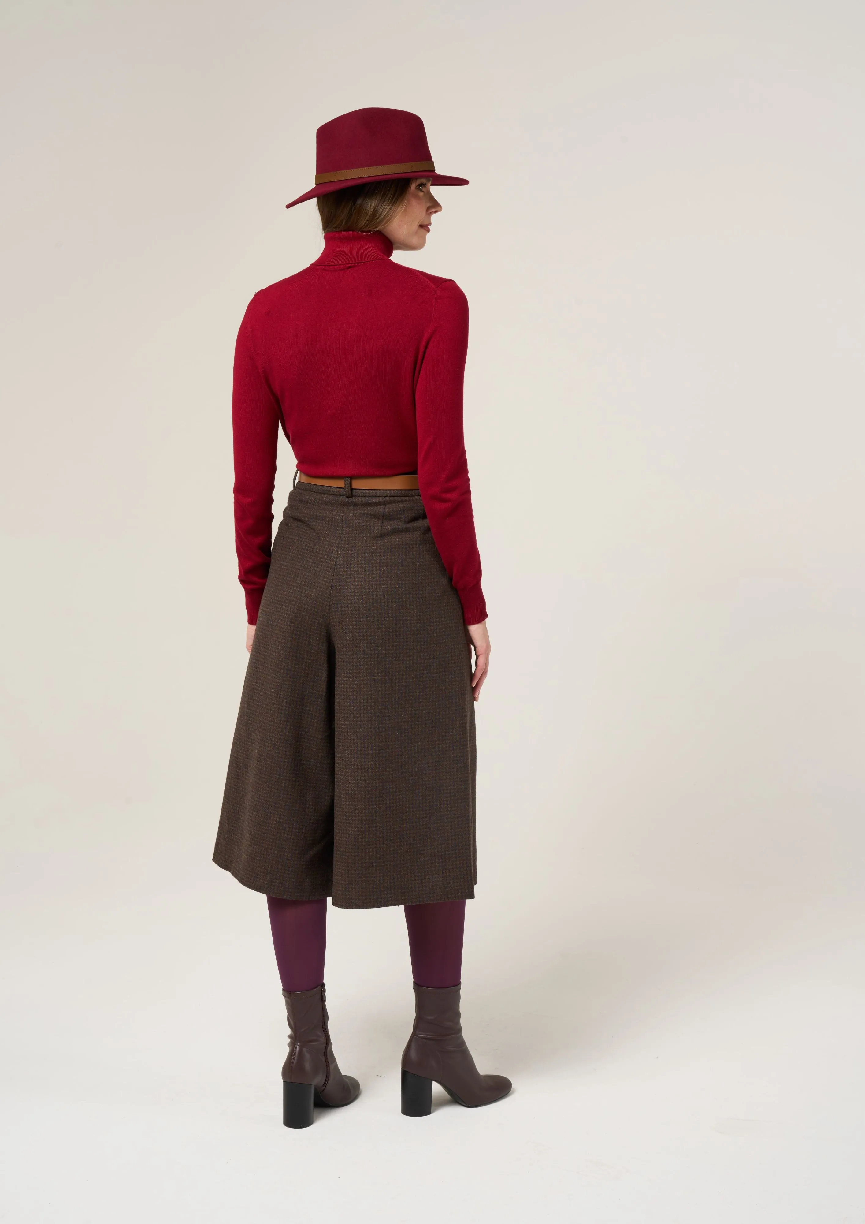 Surrey Ladies Tweed Culottes In Bramble sold by Alan Paine product image thumbnail 4