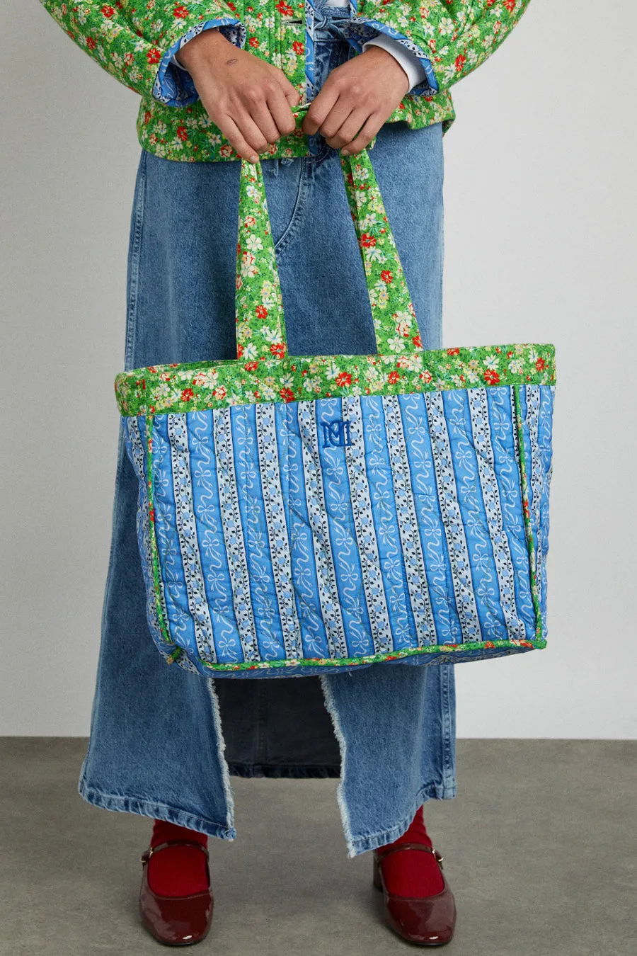 padded tote in reversible floral sold by Damson Madder product image thumbnail 2