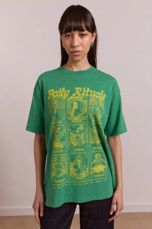daily rituals graphic tee - green made by Damson Madder
