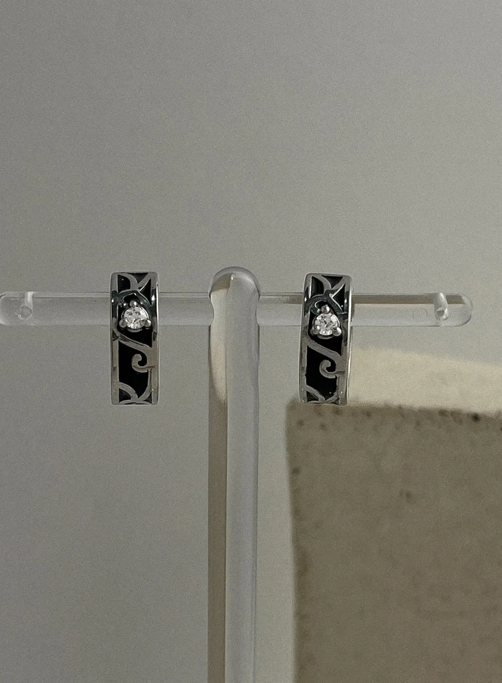 Antique Cubic Ring Earrings IL415 sold by Lewkin product image thumbnail 2