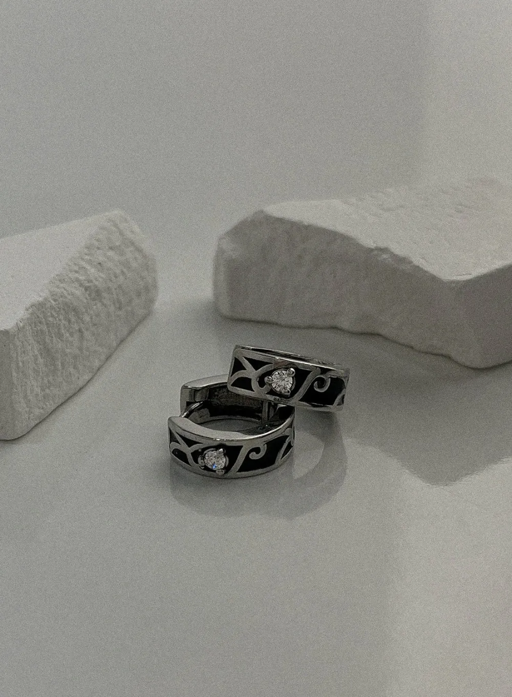 Antique Cubic Ring Earrings IL415 sold by Lewkin product image thumbnail 4