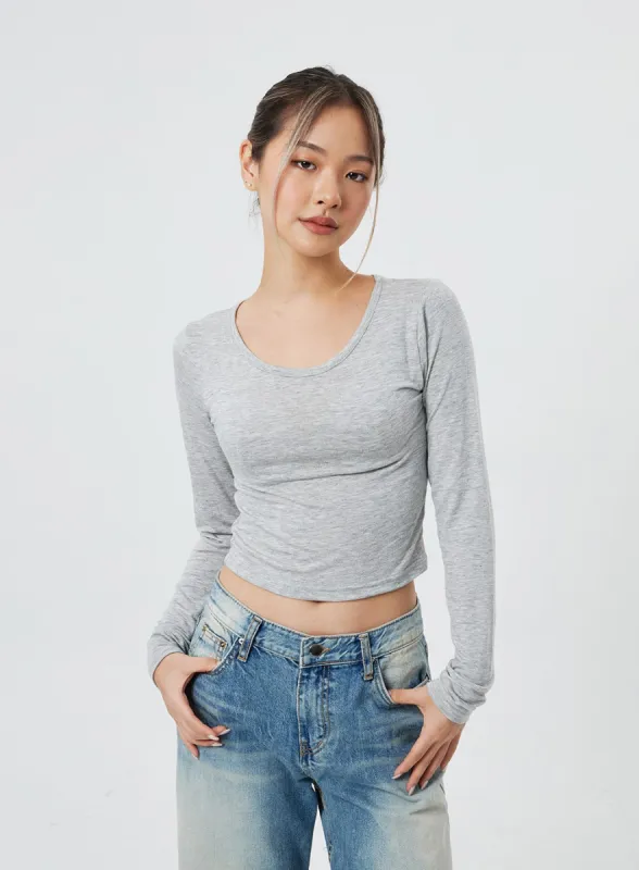 Basic U-Neck T CF317 sold by Lewkin