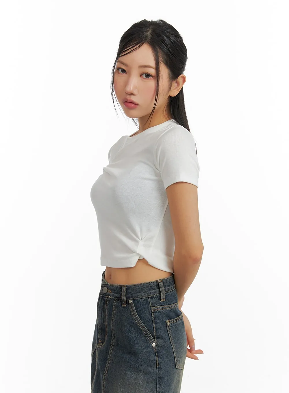 Round Neck Asymmetrical Hem Short Sleeve Tee CM408 sold by Lewkin product image thumbnail 5