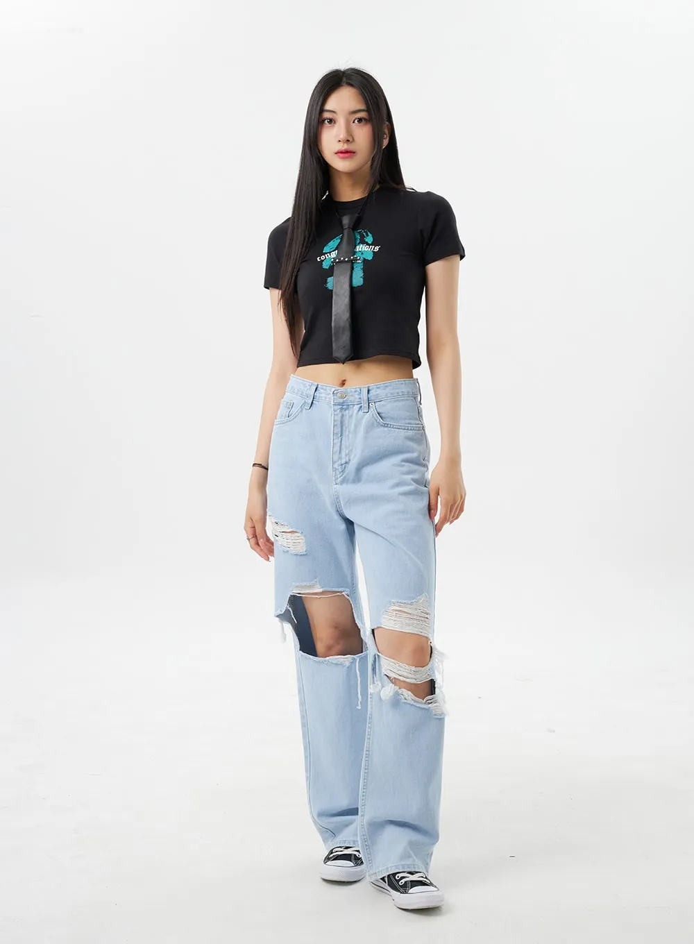 Light Wash Ripped Jeans BY325 sold by Lewkin