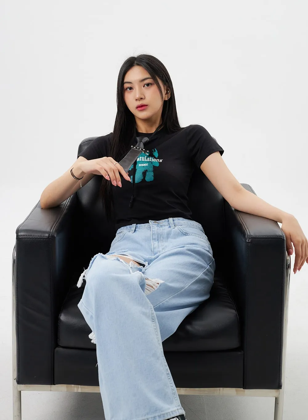 Light Wash Ripped Jeans BY325 sold by Lewkin product image thumbnail 3