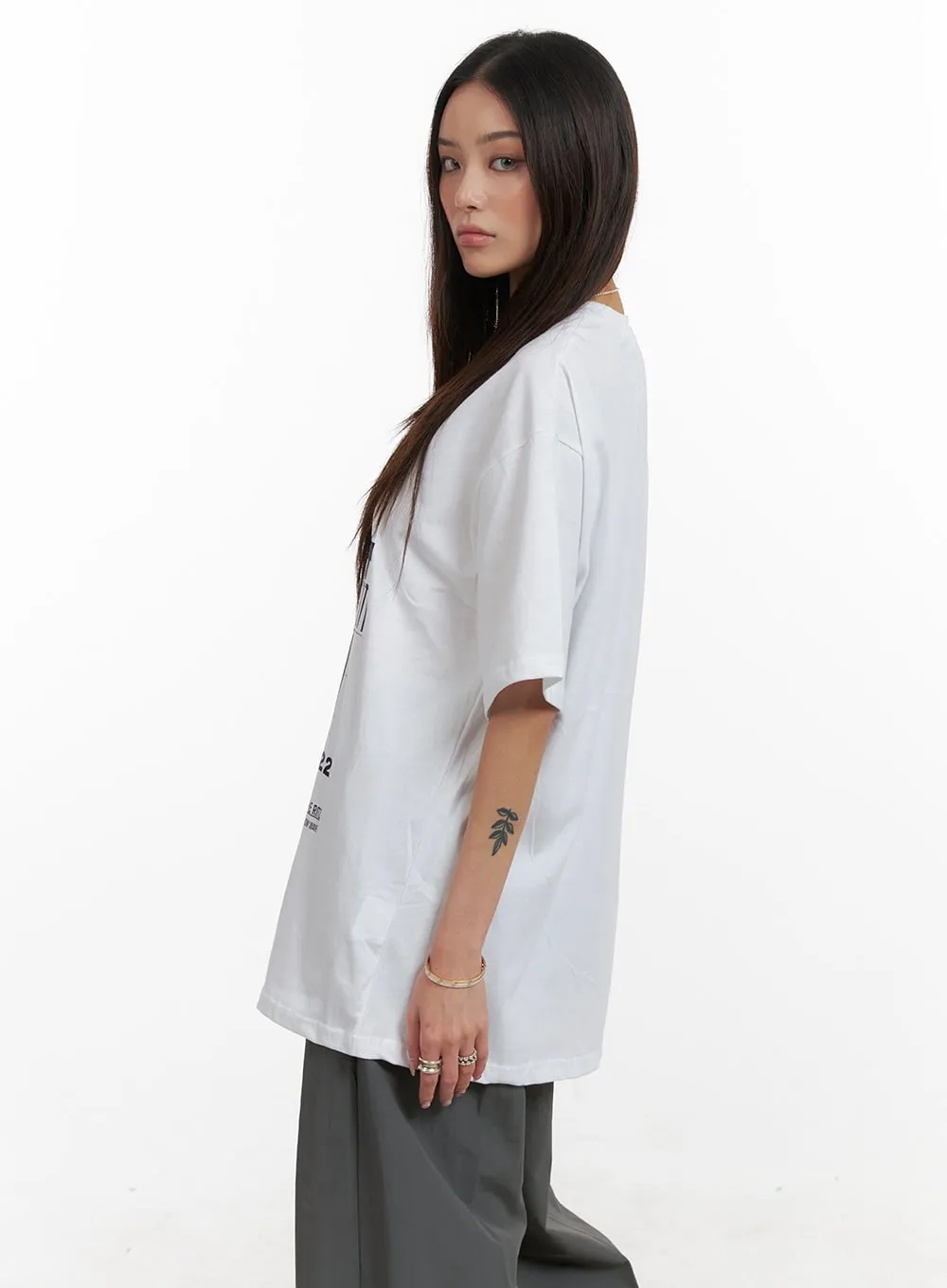 Graphic Oversize Tee CA430 sold by Lewkin product image thumbnail 4