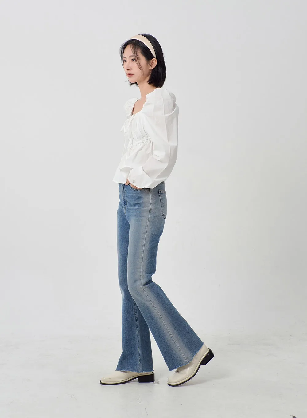 Light Washed Bootcut Jeans OD27 sold by Lewkin