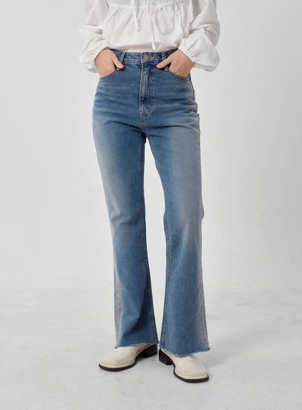 Light Washed Bootcut Jeans OD27 sold by Lewkin product image thumbnail 4