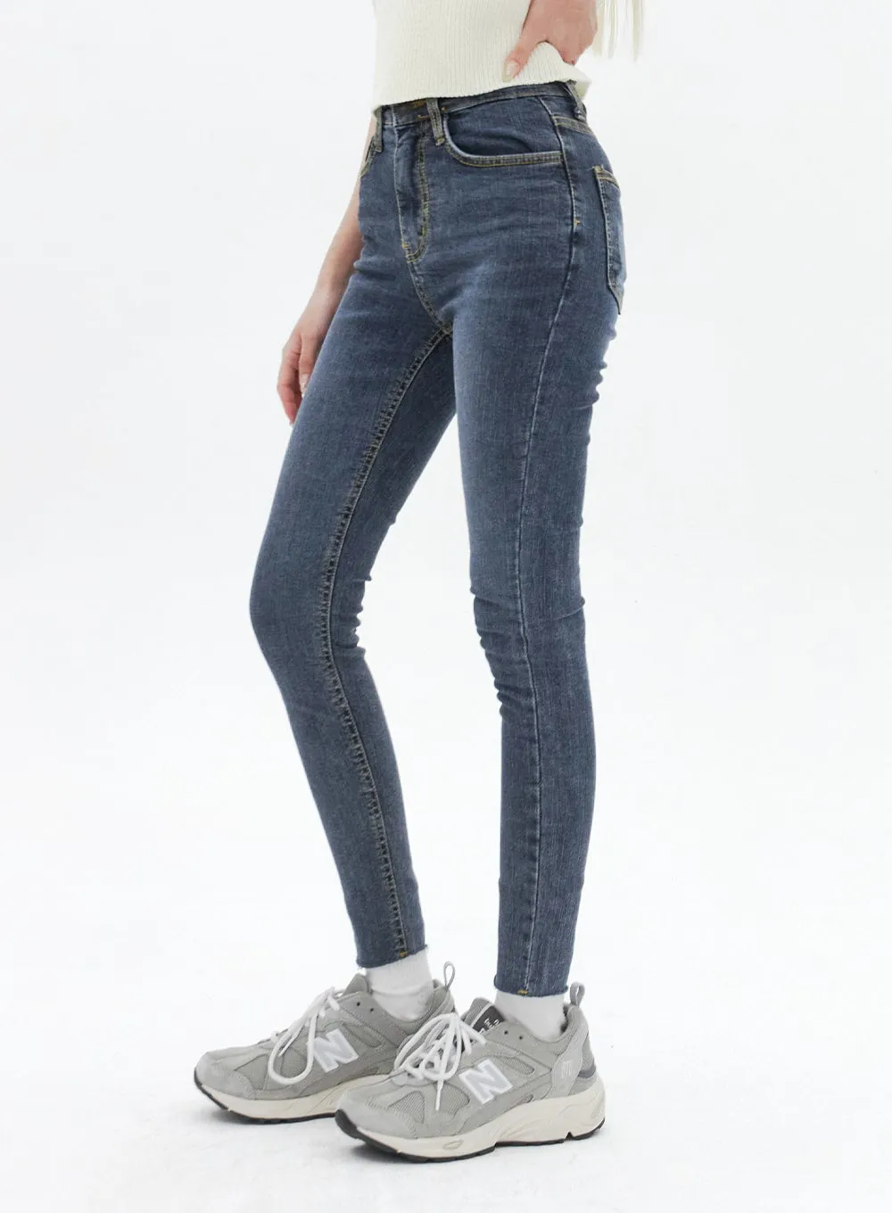 Skinny Ankle Jeans BA321 sold by Lewkin product image thumbnail 3