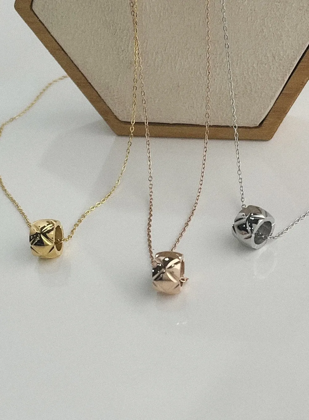 Bold Ring Necklace IL405 sold by Lewkin