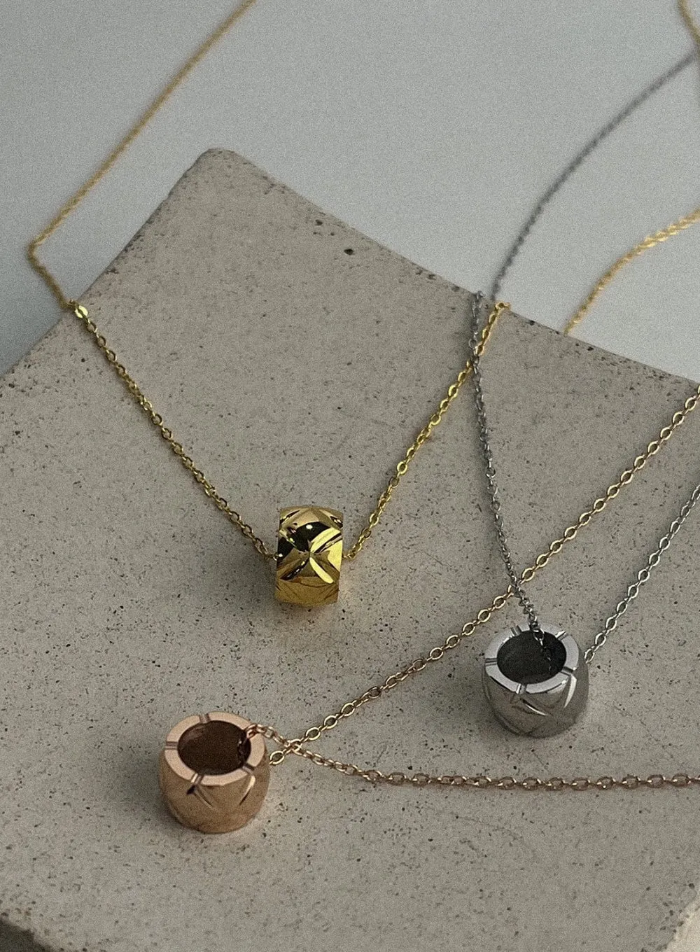 Bold Ring Necklace IL405 sold by Lewkin product image thumbnail 4