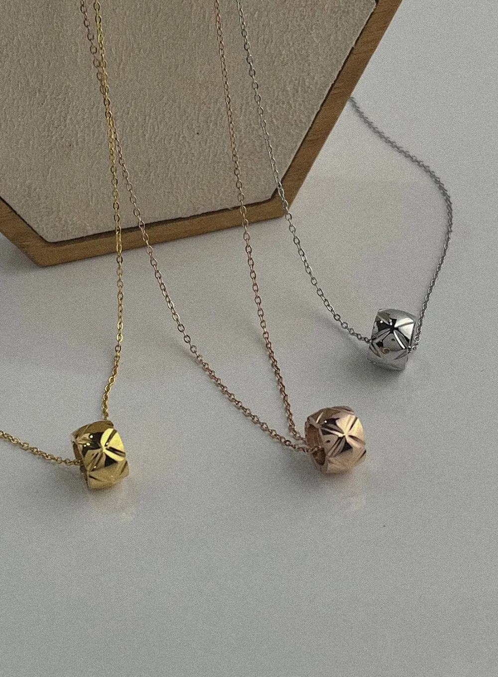 Bold Ring Necklace IL405 sold by Lewkin product image thumbnail 2