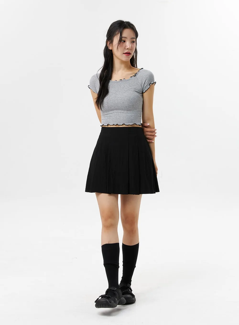 Wavy Hem Cropped Tee OL320 sold by Lewkin product image thumbnail 5