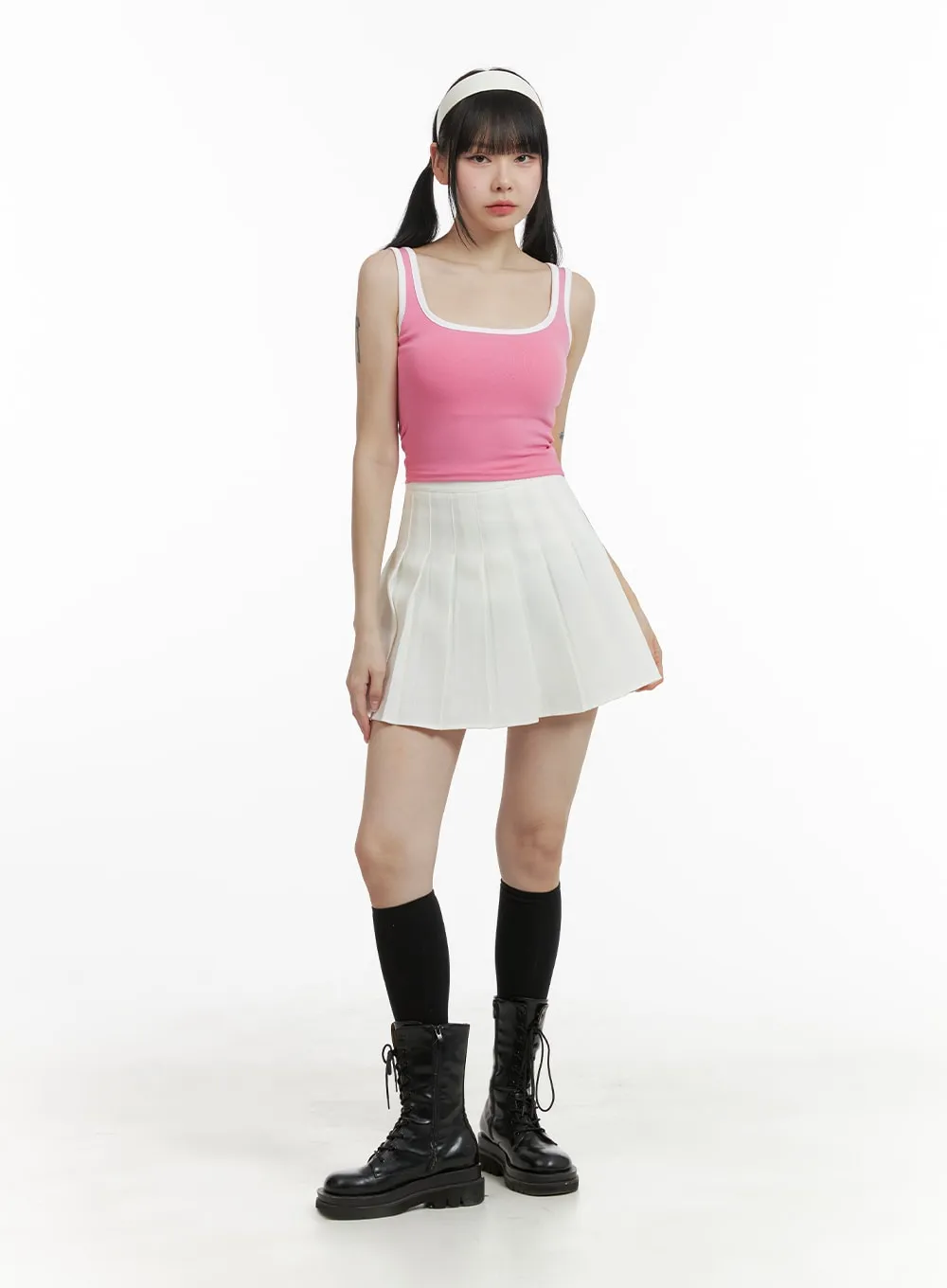 Contrasting Round Neck Tank Top OM426 sold by Lewkin product image thumbnail 2