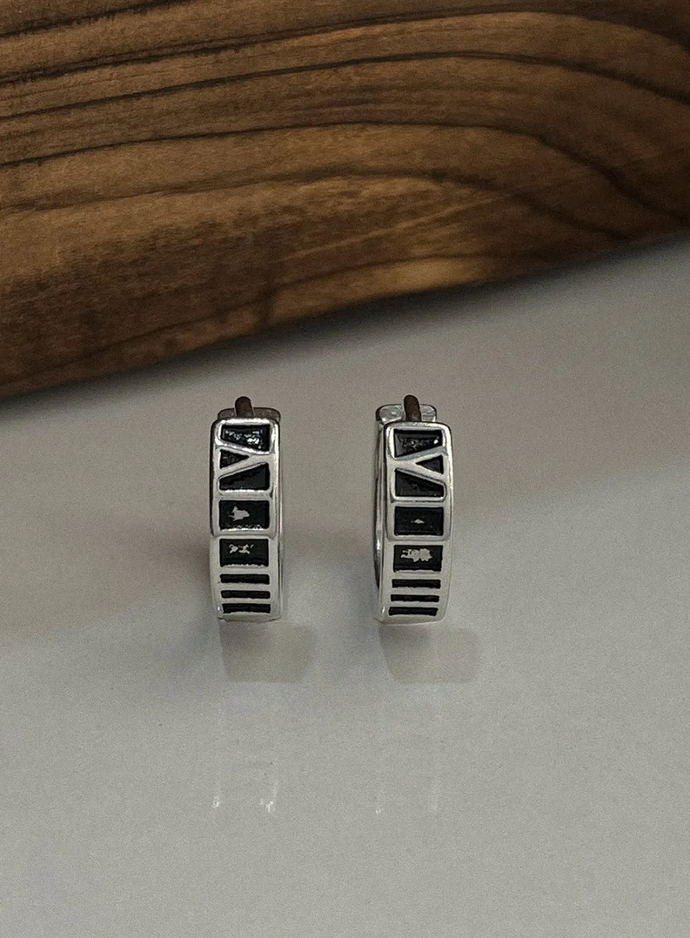 Rom Number Earrings IL415 sold by Lewkin product image thumbnail 2