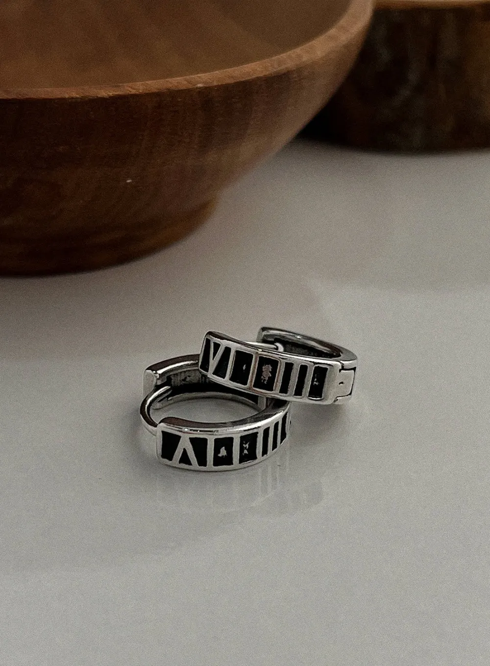 Rom Number Earrings IL415 sold by Lewkin product image thumbnail 3