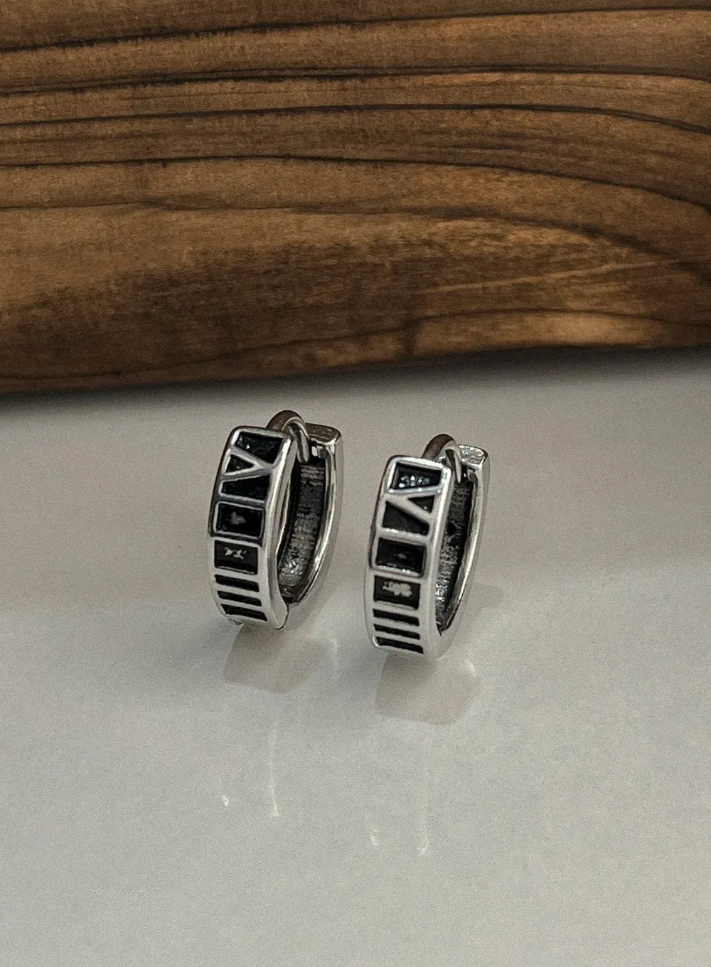 Rom Number Earrings IL415 sold by Lewkin product image thumbnail 4