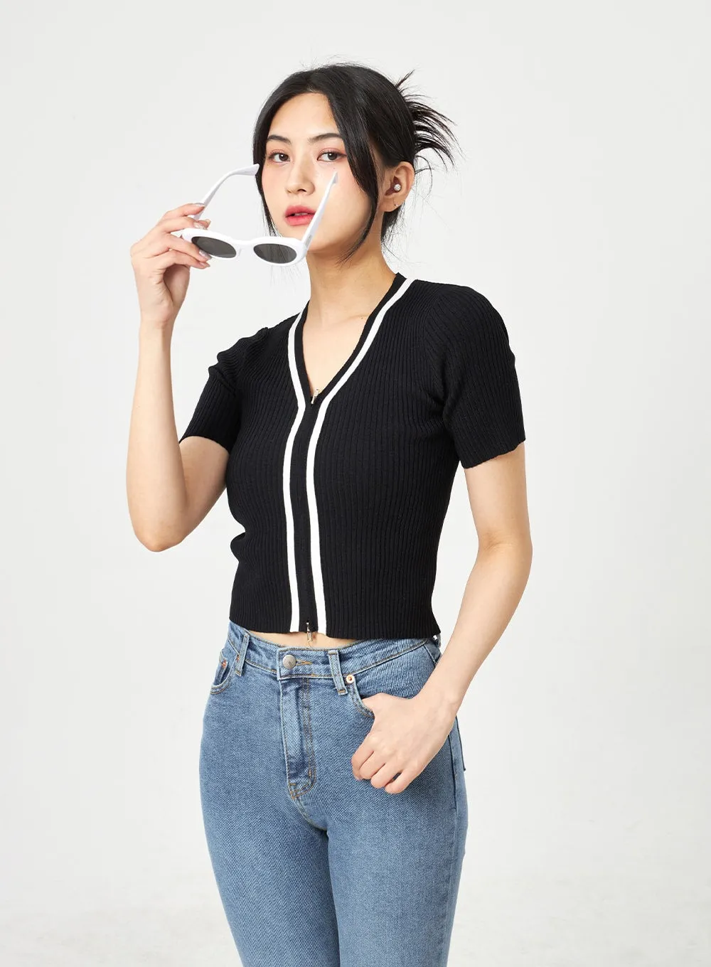 Mid-Wash Bootcut Jeans BA312 sold by Lewkin product image thumbnail 5